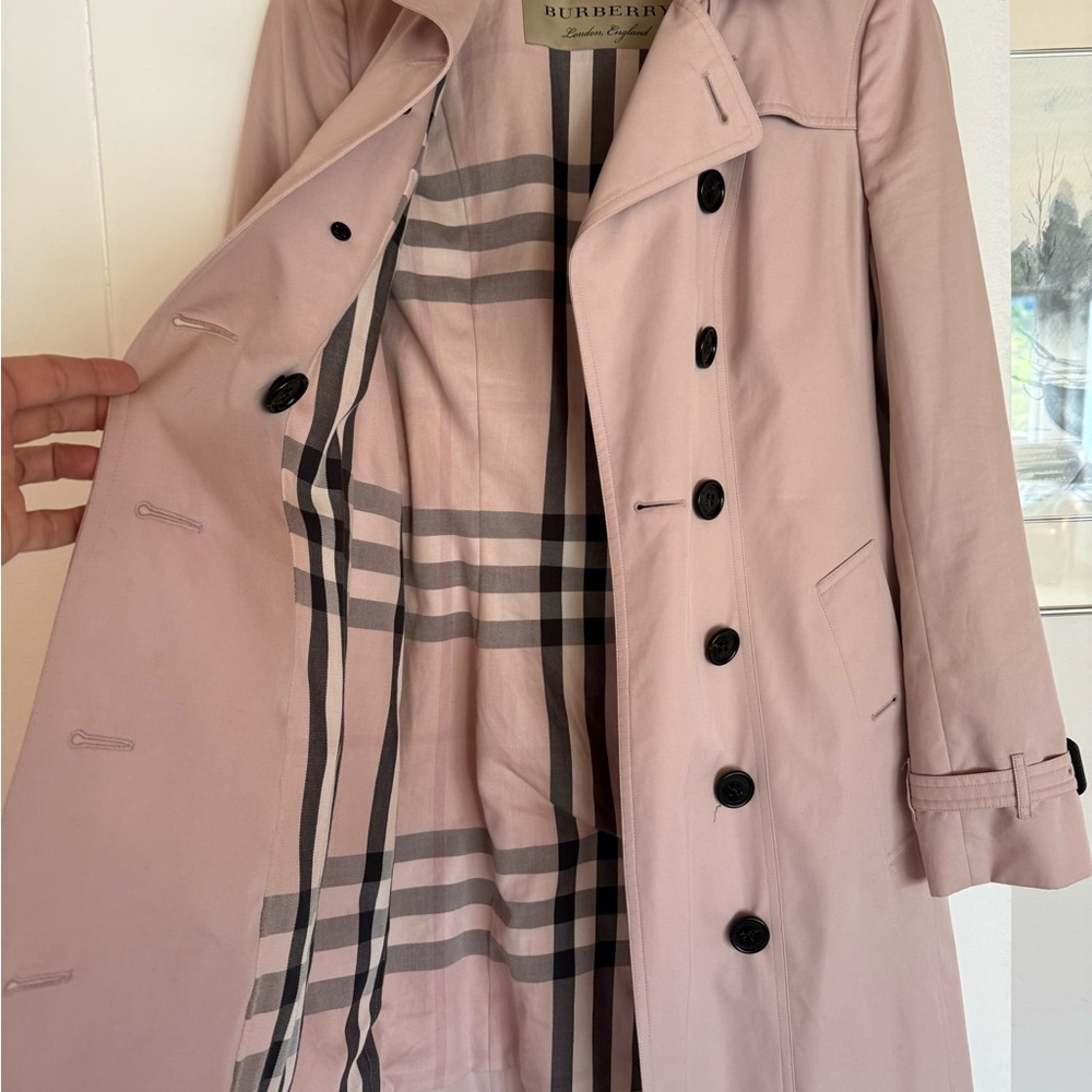 Burberry Pink Trench Coat with Black Accents - Picture 5 of 9